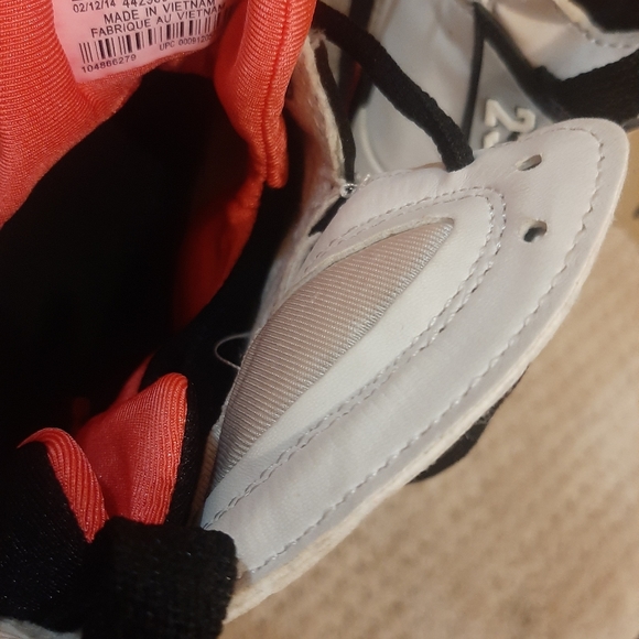 Jordan sneakers size 3y - Picture 9 of 14